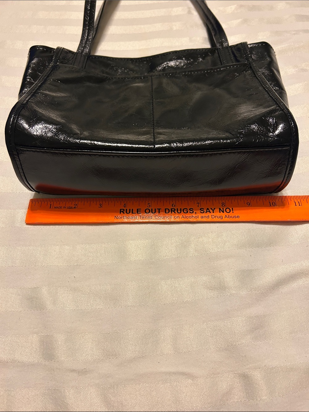 Hobo Classic Black Patent Shoulder Bag - Women's Tote - Picture 2 of 7